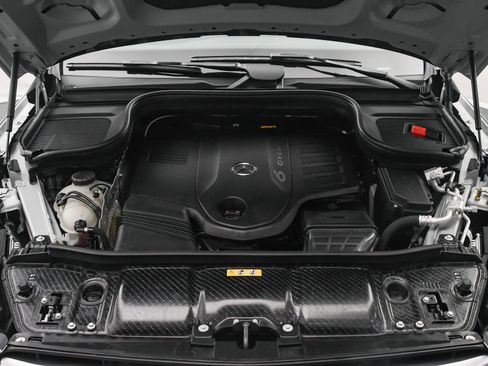 Used 2025 Mercedes-Benz GLS 450 4MATIC image 29