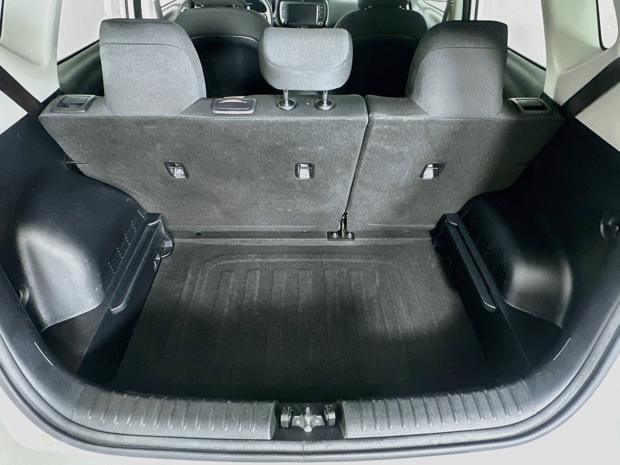 Used 2025 Kia Soul LX w/ LX Technology Package FWD image 27