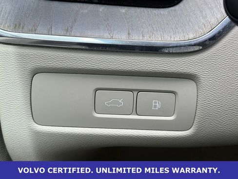 Certified 2024 Volvo XC60 T8 Ultimate w/ Protection Package Premier AWD/4WD image 19