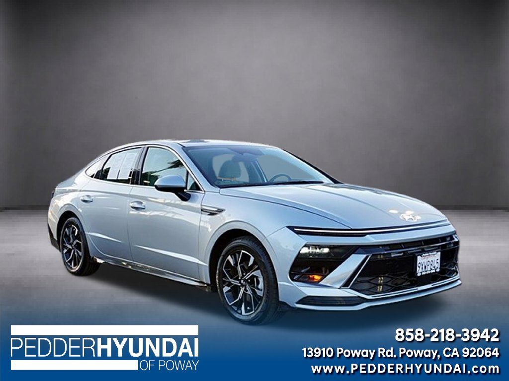 Certified 2025 Hyundai Sonata SEL FWD image 1