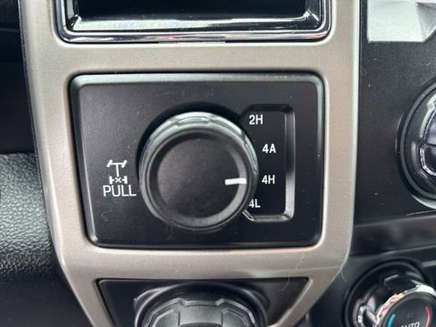 Used 2019 Ford F150 Lariat w/ Equipment Group 501A Mid image 33