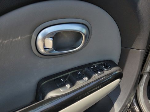 Used 2016 Kia Soul + w/ Primo Package FWD image 15