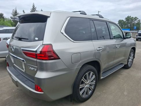 Used 2017 Lexus LX 570 4WD w/ Luxury Package image 7