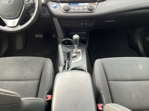Used 2017 Toyota RAV4 XLE AWD/4WD image 15