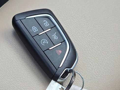 Used 2024 Cadillac XT4 Luxury w/ Cold Weather Package FWD image 41