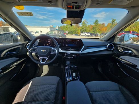 New 2025 Chevrolet Trax LT w/ Driver Confidence Package image 57