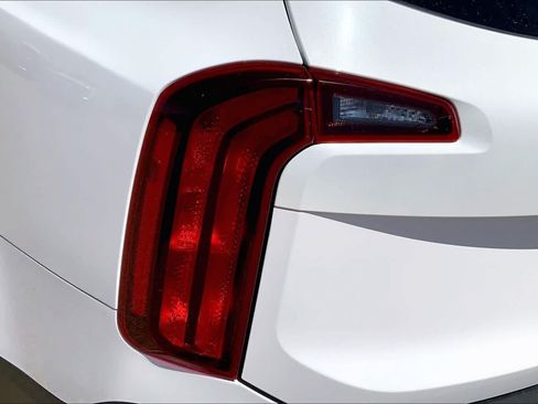 Certified 2022 Kia Telluride S FWD image 31