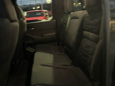 Used 2024 Nissan Frontier PRO-4X w/ Technology Package image 11