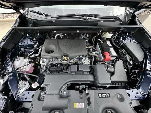 Used 2025 Toyota RAV4 XLE w/ Convenience Package image 32