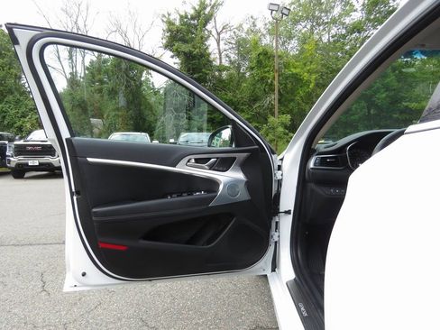 Used 2022 Genesis G70 2.0T w/ Prestige Package image 12