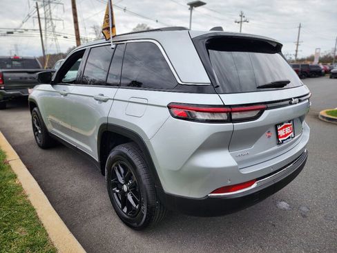 Certified 2025 Jeep Grand Cherokee Laredo X w/ Luxury Tech Group I image 19