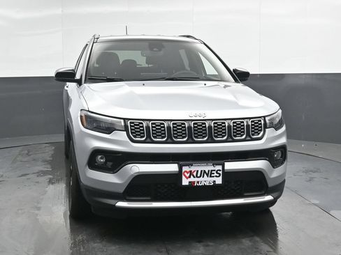 Used 2025 Jeep Compass Limited AWD/4WD image 6