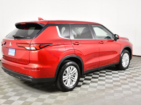 Used 2024 Mitsubishi Outlander ES AWD/4WD image 6