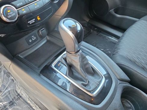 Used 2020 Nissan Rogue SV AWD/4WD image 23