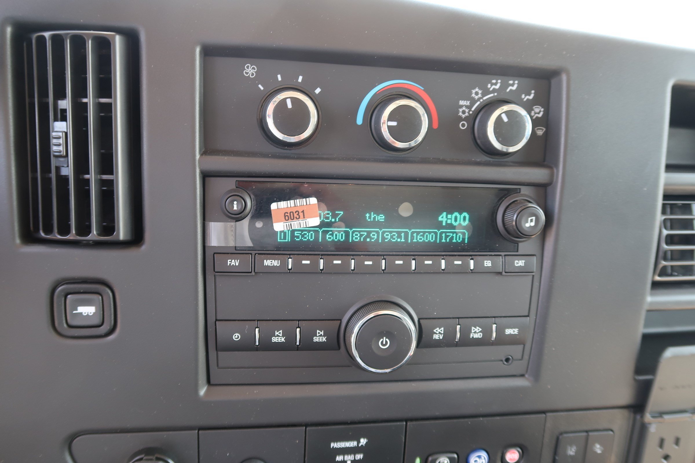 Used 2025 Chevrolet Express 3500 w/ Power Convenience Package RWD image 22