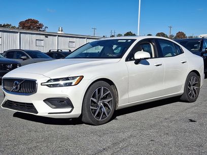 Used 2019 Volvo S60 T5 Momentum w/ Multimedia Package