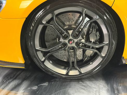 Used 2015 McLaren 650S Spider RWD image 23
