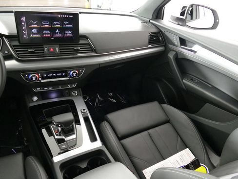 Used 2025 Audi Q5 2.0T Premium AWD/4WD image 15