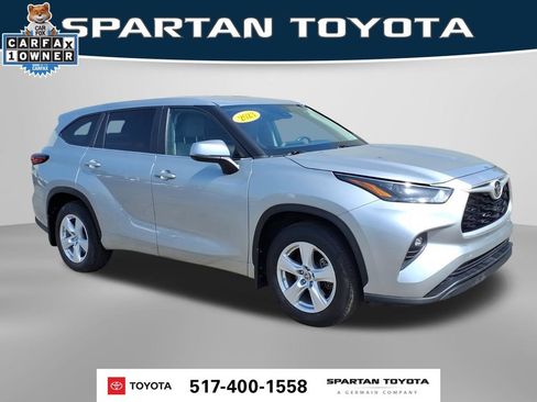 Used 2023 Toyota Highlander LE AWD/4WD image 5