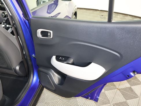 Used 2024 Hyundai Venue SEL image 43