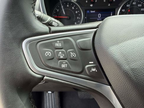 Used 2023 Chevrolet Equinox LT w/ Driver Convenience Package FWD image 9