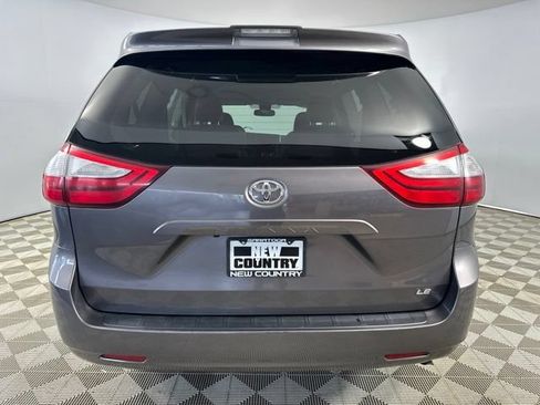 Used 2019 Toyota Sienna LE w/ Protection Package FWD image 6