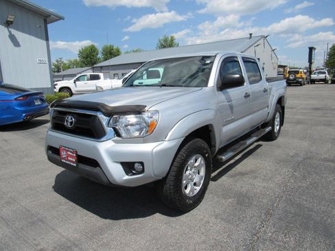 Used 2013 Toyota Tacoma 4x4 Double Cab w/ TRD Off-Road Pkg image 1