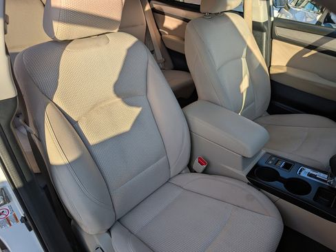 Used 2019 Subaru Outback 2.5i Premium image 21