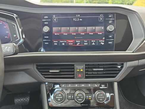 Used 2023 Volkswagen Jetta SEL FWD image 14