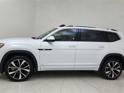 Used 2024 Volkswagen Atlas SEL Premium R-Line image 3