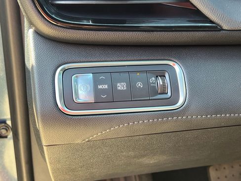 Used 2025 Buick Enclave Preferred FWD image 29