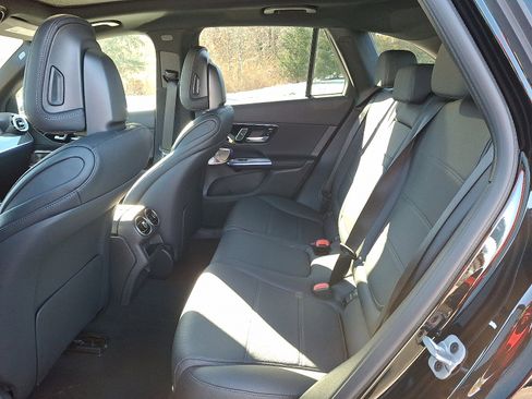 New 2026 Mercedes-Benz GLC 300 4MATIC image 6