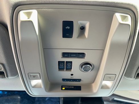 Used 2019 GMC Yukon Denali w/ Denali Ultimate Package image 24