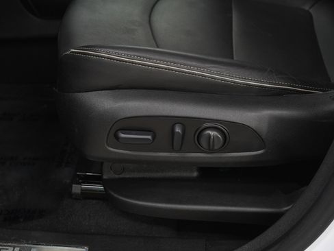 Used 2018 GMC Terrain Denali w/ GMC Pro Grade Package AWD/4WD image 22