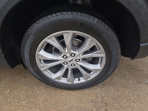 Used 2023 Ford Explorer XLT w/ Equipment Group 202A image 24