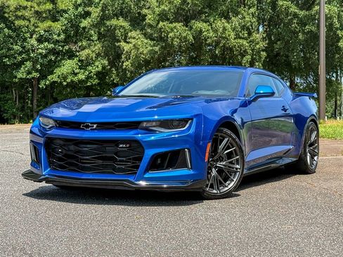 Used 2017 Chevrolet Camaro ZL1 RWD image 7