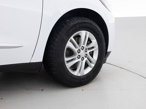 Used 2019 Buick Enclave Essence image 18