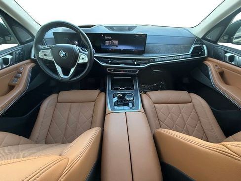 Used 2023 BMW X7 xDrive40i w/ Premium Package AWD/4WD image 12