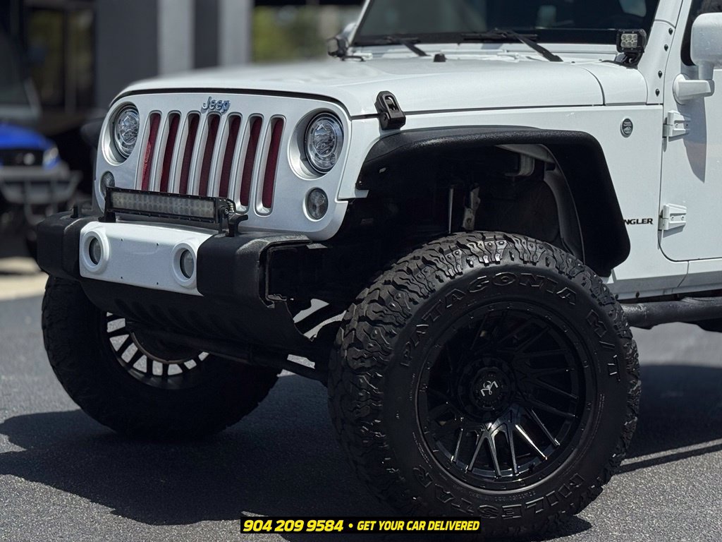 Used 2016 Jeep Wrangler Sahara w/ Connectivity Group AWD/4WD image 3