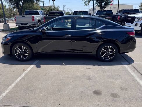 Used 2025 Nissan Sentra SV FWD image 8