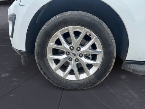 Used 2020 Ford Expedition XLT image 13