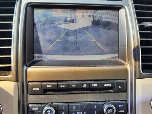 Used 2012 Ford Taurus Limited FWD image 16