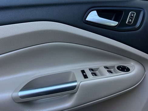 Used 2016 Ford C-MAX Energi SEL image 10