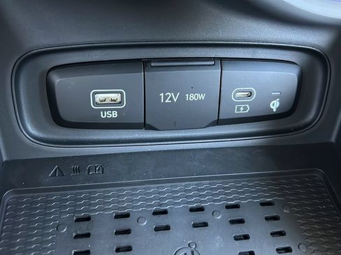 Used 2026 Hyundai Venue SEL FWD image 18