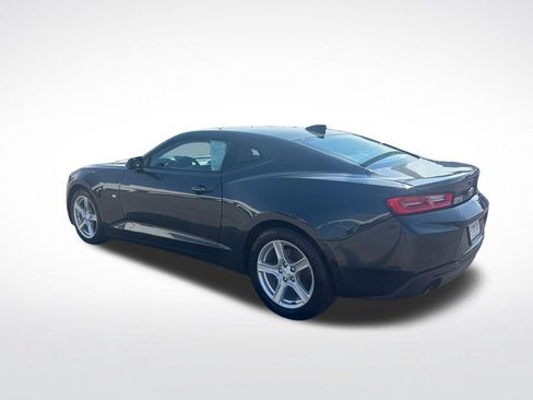 Used 2016 Chevrolet Camaro LT RWD image 4