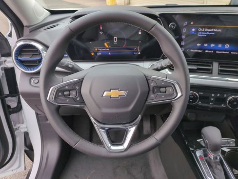 New 2026 Chevrolet Trax LT w/ Driver Confidence Package image 11