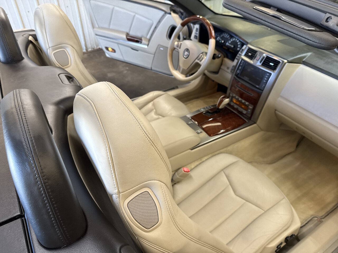 Used 2006 Cadillac XLR RWD image 47