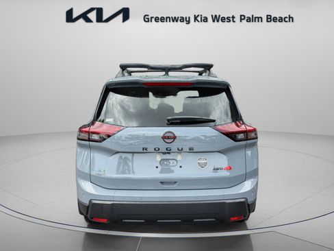 Used 2026 Nissan Rogue SV AWD/4WD image 5