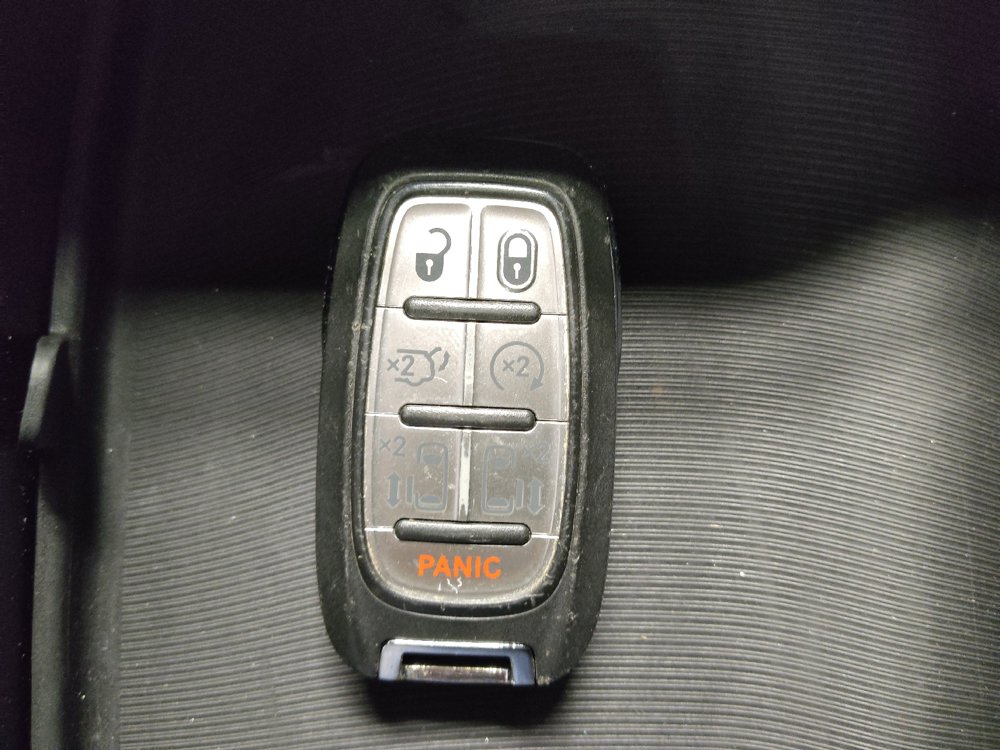 Used 2024 Chrysler Pacifica Touring-L FWD image 32
