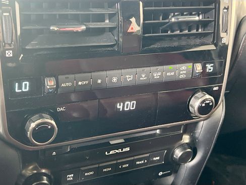 Used 2023 Lexus GX 460 Premium w/ Premium Package AWD/4WD image 16